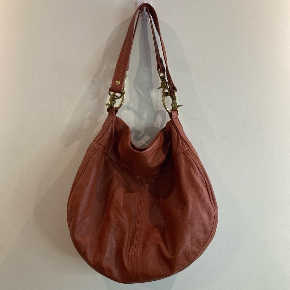 LEATHER BY LAURA LANGFORD Shoulder Bag with Floral Lining Scallop Shape Purse
